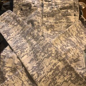 Unlisted Items - Ugg, Rare Jordans, Lululemon, Rag&Bone